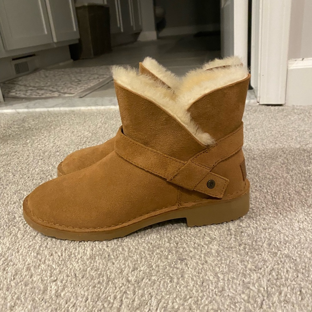 Ugh zariyah water repellent ankle bootie. Chestnut suede